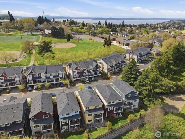 7012 30th Place SW, Seattle, WA 98126