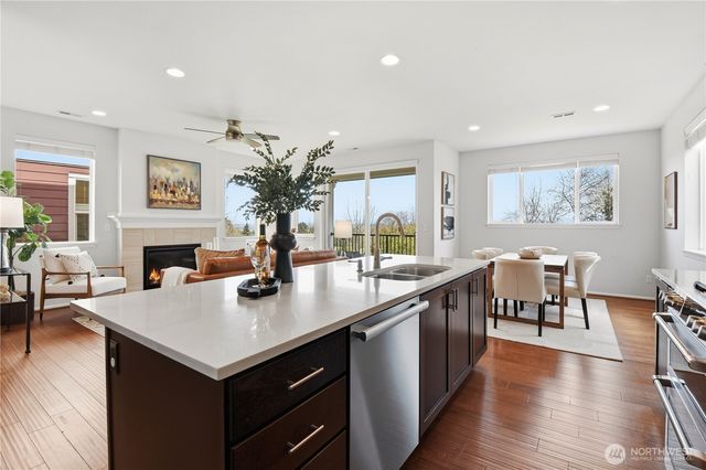 7012 30th Place SW, Seattle, WA 98126