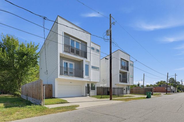 2917 Sauer Street, Houston, TX 77004