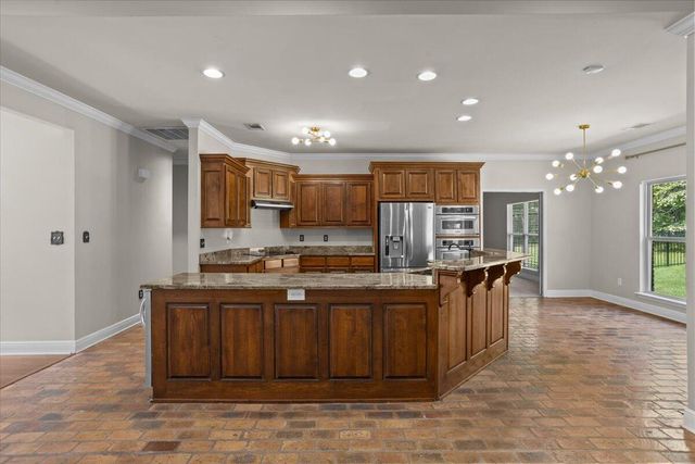 171 Brookline Dr., Hattiesburg, MS 39402