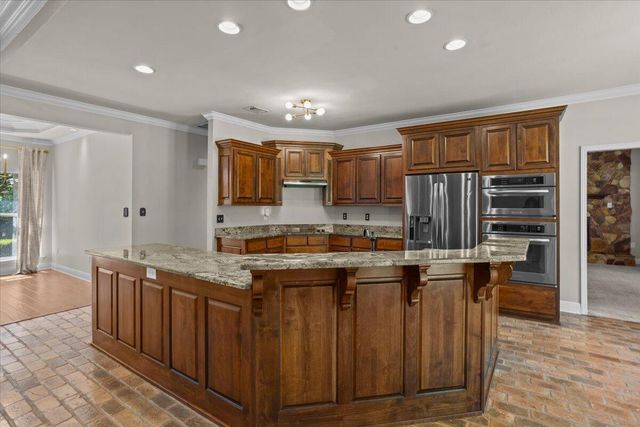 171 Brookline Dr., Hattiesburg, MS 39402