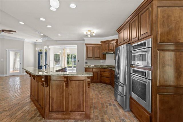 171 Brookline Dr., Hattiesburg, MS 39402