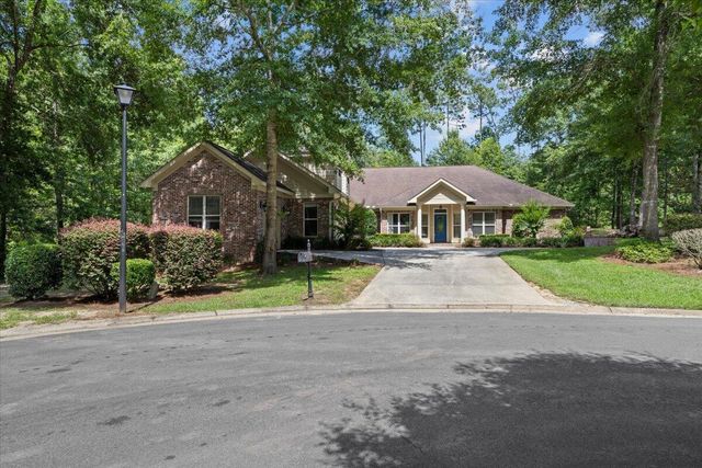 171 Brookline Dr., Hattiesburg, MS 39402