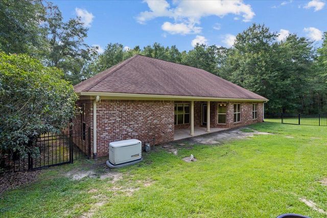 171 Brookline Dr., Hattiesburg, MS 39402