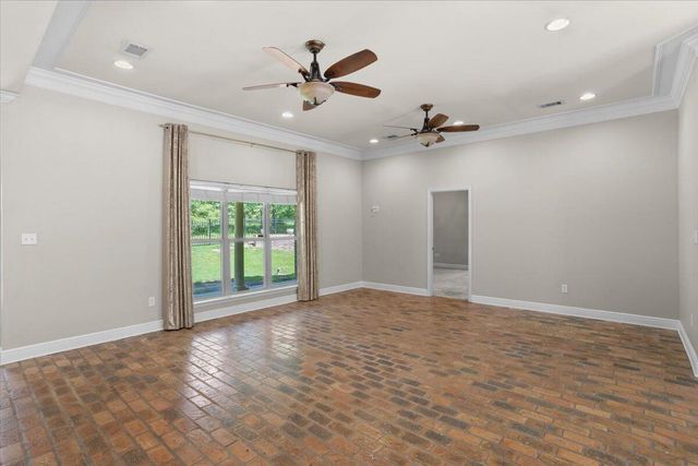 171 Brookline Dr., Hattiesburg, MS 39402