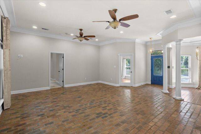 171 Brookline Dr., Hattiesburg, MS 39402