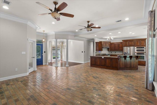 171 Brookline Dr., Hattiesburg, MS 39402