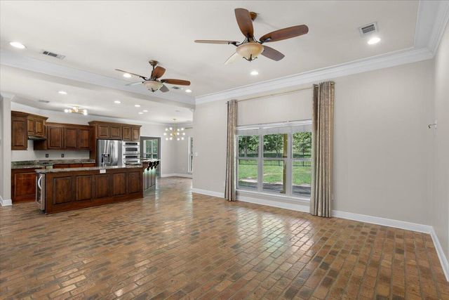 171 Brookline Dr., Hattiesburg, MS 39402