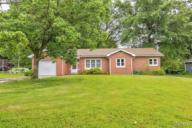 5673 Humbert Road, Godfrey, IL 62035