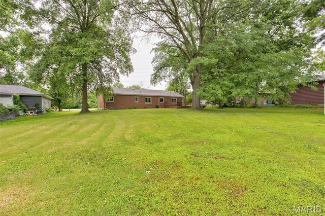 5673 Humbert Road, Godfrey, IL 62035