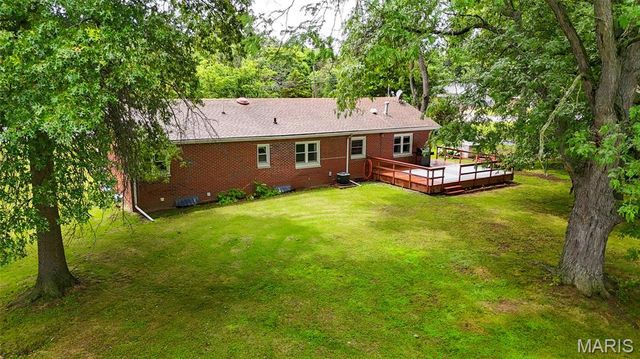 5673 Humbert Road, Godfrey, IL 62035