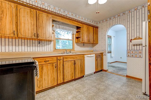 5673 Humbert Road, Godfrey, IL 62035