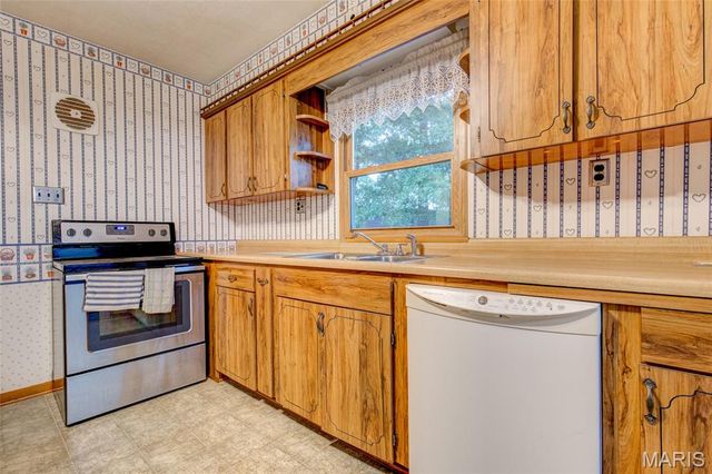 5673 Humbert Road, Godfrey, IL 62035