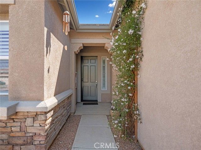 10812 Katepwa Street, Apple Valley, CA 92308