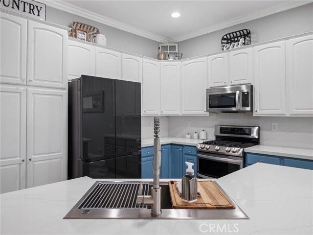 10812 Katepwa Street, Apple Valley, CA 92308