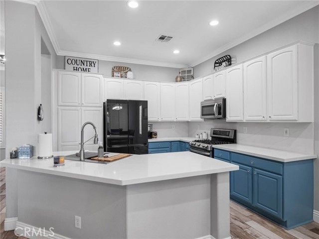 10812 Katepwa Street, Apple Valley, CA 92308