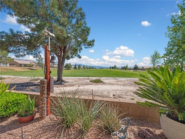 10812 Katepwa Street, Apple Valley, CA 92308