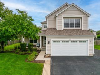624 Fenwick Lane, South Elgin, IL 60177