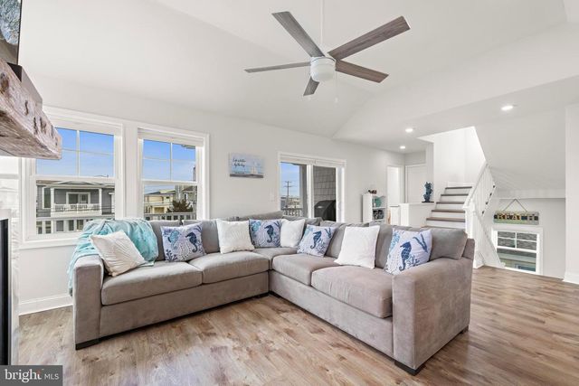 106 W 26TH ST, Ship Bottom, NJ 08008