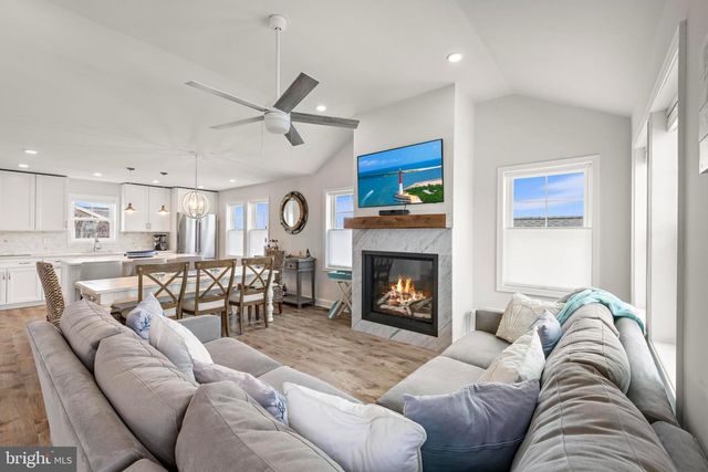 106 W 26TH ST, Ship Bottom, NJ 08008