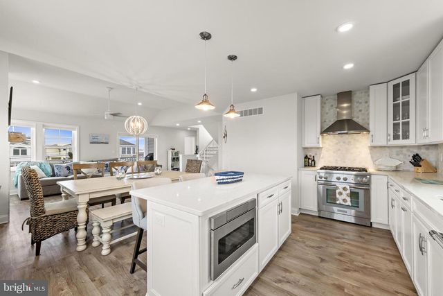 106 W 26TH ST, Ship Bottom, NJ 08008