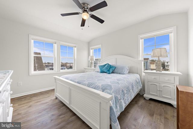 106 W 26TH ST, Ship Bottom, NJ 08008