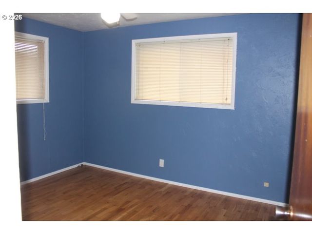 21620 Glaze Rd, Noti, OR 97461