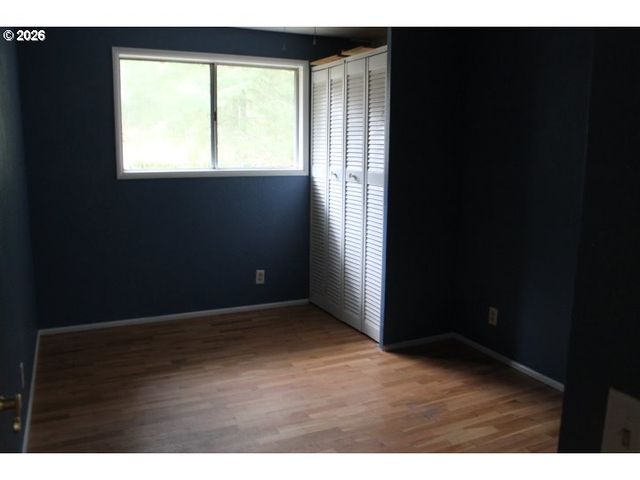 21620 Glaze Rd, Noti, OR 97461