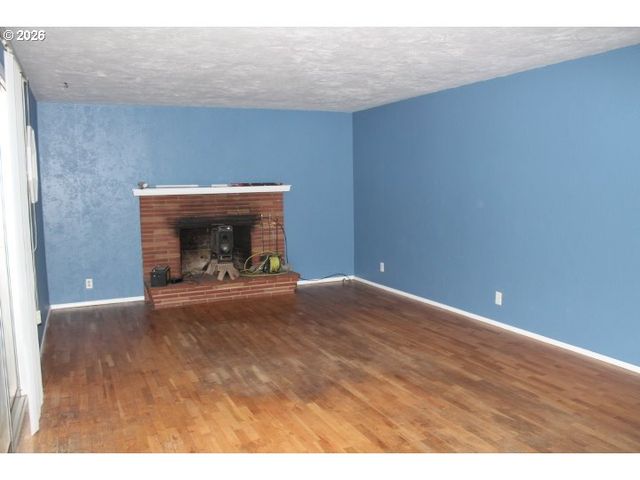 21620 Glaze Rd, Noti, OR 97461