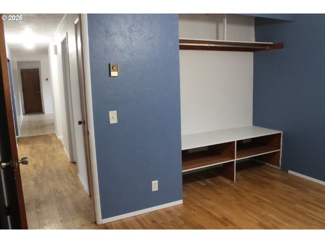 21620 Glaze Rd, Noti, OR 97461
