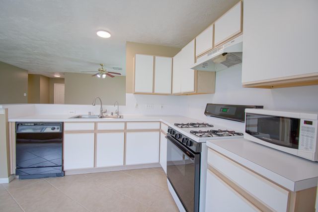16123 Canaridge Drive, Houston, TX 77053