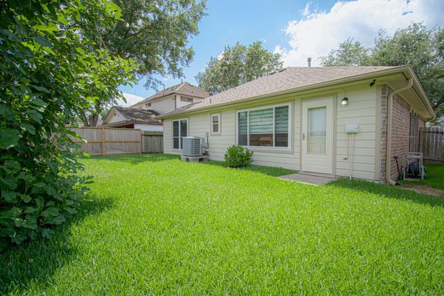 16123 Canaridge Drive, Houston, TX 77053