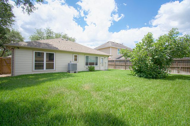 16123 Canaridge Drive, Houston, TX 77053