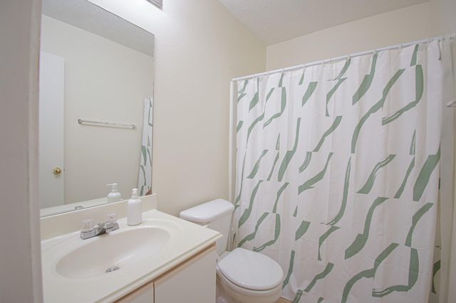 16123 Canaridge Drive, Houston, TX 77053