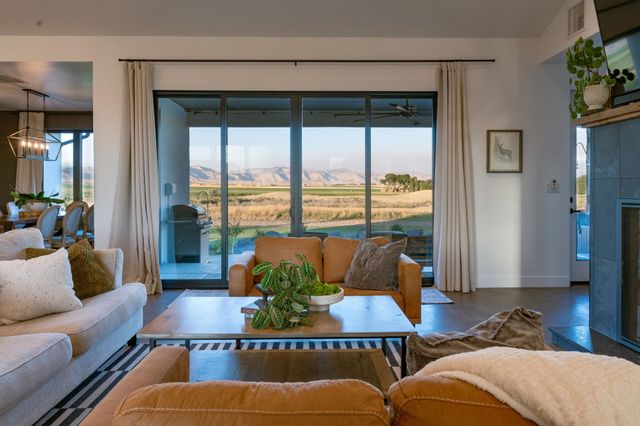 1648 Saddle Ring Court, Loma, CO 81524