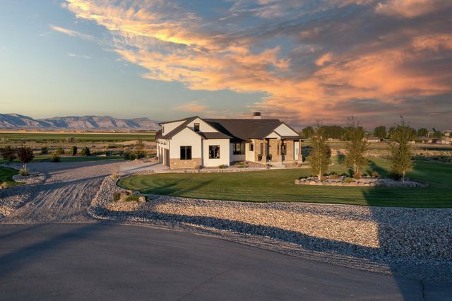 1648 Saddle Ring Court, Loma, CO 81524