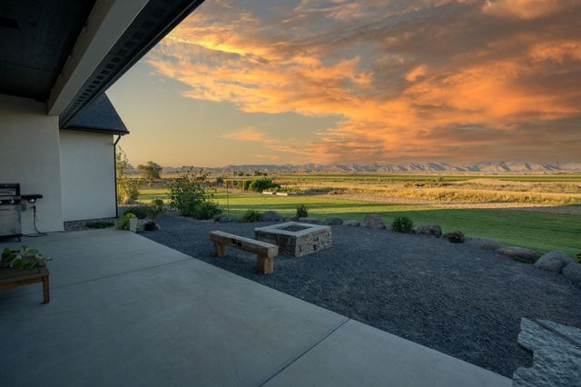 1648 Saddle Ring Court, Loma, CO 81524