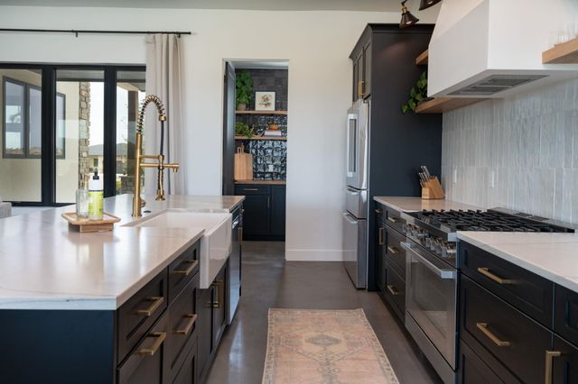 1648 Saddle Ring Court, Loma, CO 81524