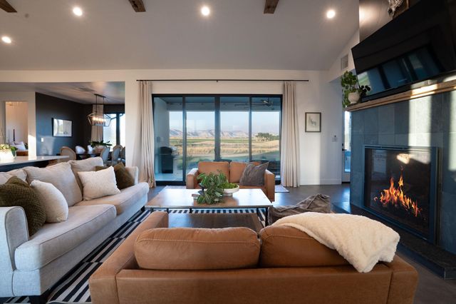 1648 Saddle Ring Court, Loma, CO 81524