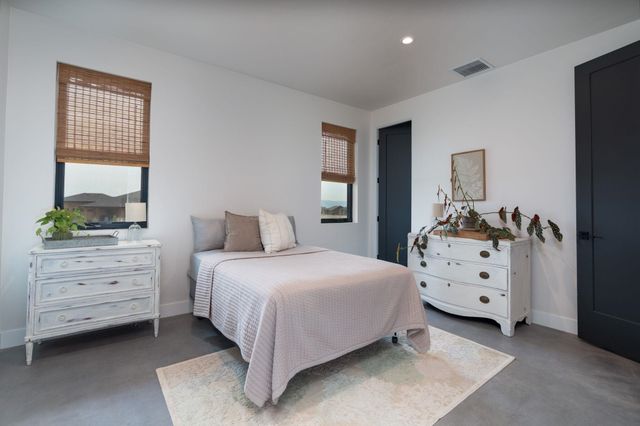 1648 Saddle Ring Court, Loma, CO 81524