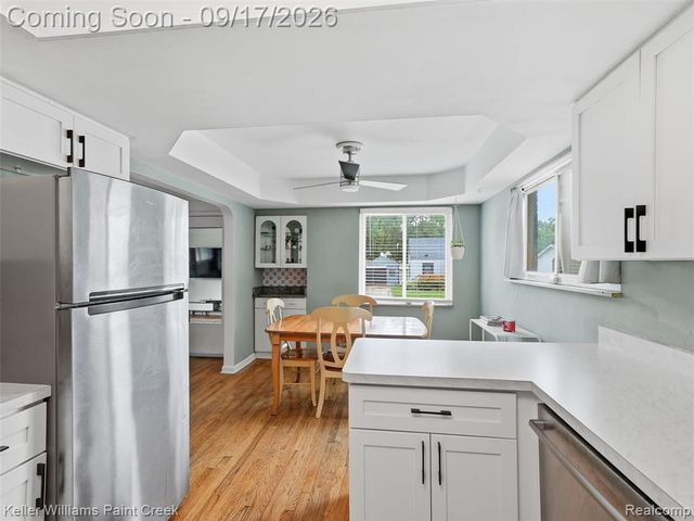 550 E Muir Avenue, Hazel Park, MI 48030