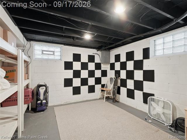 550 E Muir Avenue, Hazel Park, MI 48030
