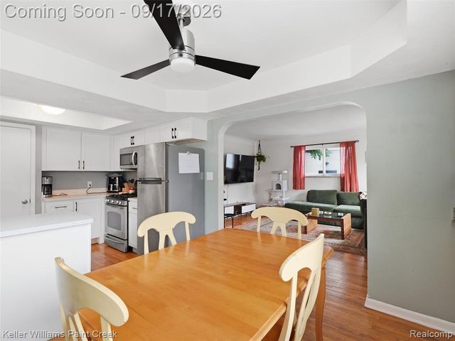 550 E Muir Avenue, Hazel Park, MI 48030