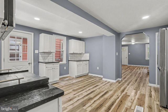 173 N WATER ST, Spring Grove, PA 17362