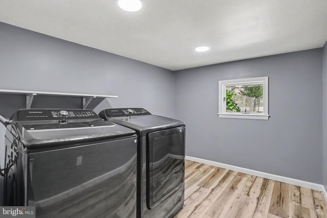 173 N WATER ST, Spring Grove, PA 17362