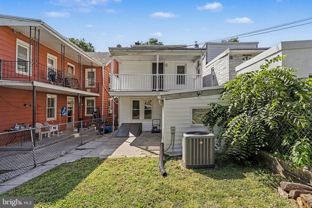 173 N WATER ST, Spring Grove, PA 17362