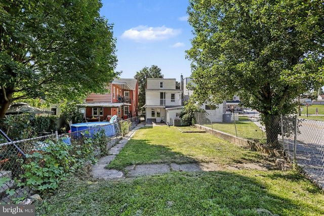 173 N WATER ST, Spring Grove, PA 17362
