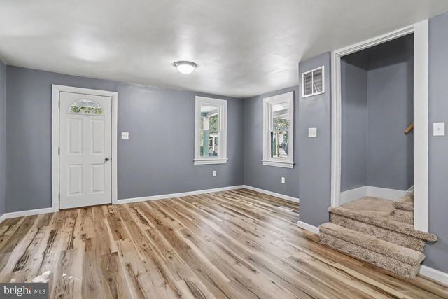 173 N WATER ST, Spring Grove, PA 17362