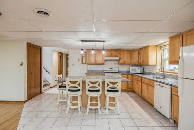 4230 Prairie Avenue, Brookfield, IL 60513