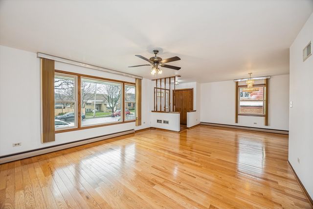 4230 Prairie Avenue, Brookfield, IL 60513